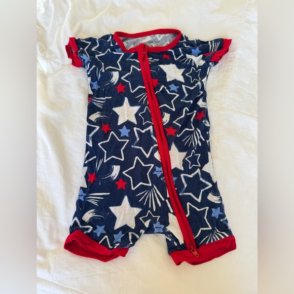Little Sleepies Shorty Zippy. Size 6-12 months. Stars and Stripes - Picture 1 of 3